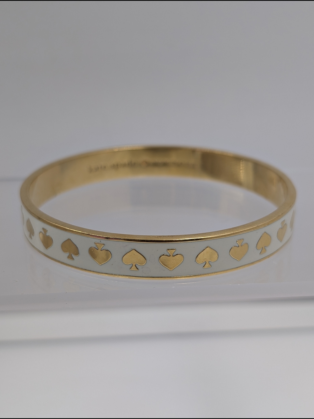 Kate Spade New York Spade Floral Cream Enamel Bangle Bracelet Gold Tone 0215 - Picture 1 of 8